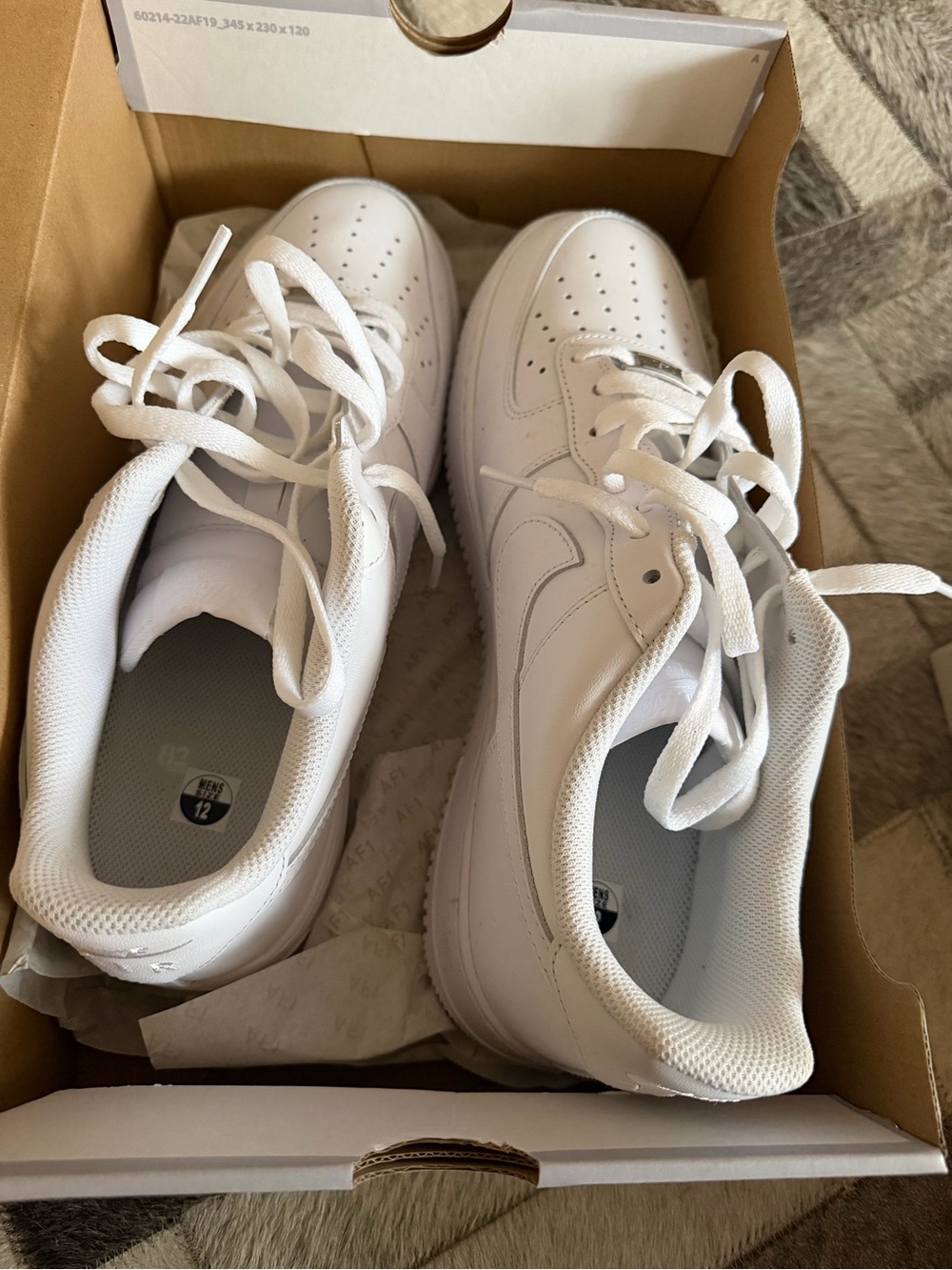 Classic All-White Men’s Athletic Sneakers